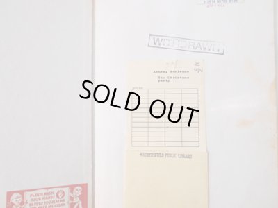 除籍本により貸し出しカード入れが付いています。