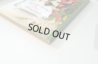 角の擦れ傷が僅かにあります。