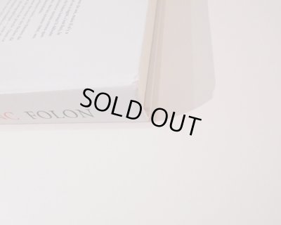 海外輸送により角の傷みが僅かにあります。