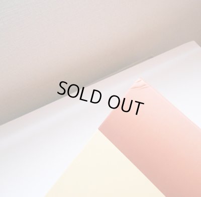 角の傷みがあります。