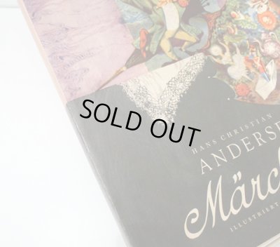 ダストカバーに擦れ傷があります。