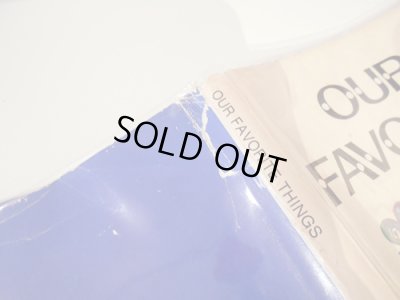 ダストカバーの破れがあります。