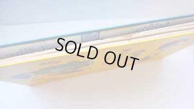 経年によりシミがあります。