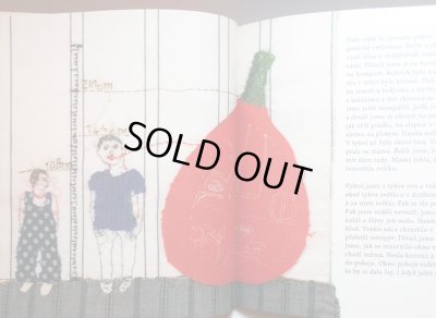 画像4: エヴァ・ヴォルフォヴァー Eva Volfova:絵 Olga Cerna:著 / Z DOMU a zahrady ＜チェコ絵本＞