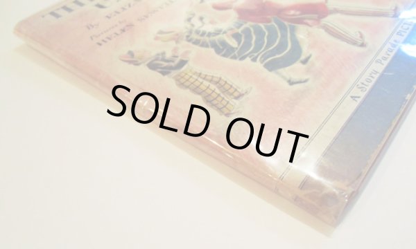 画像2: ヘレン・スウェル Helen Sewell:絵 Elizabeth Coatsworth:著 / THE BIG GREEN UMBRELLA (2)