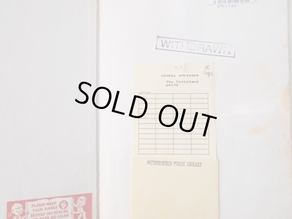 除籍本により貸し出しカード入れが付いています。