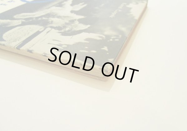 角の傷みがあります。