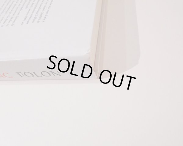 海外輸送により角の傷みが僅かにあります。