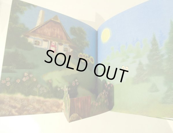 画像2: イジー・トゥルンカ JIRI TRNKA:絵 KLARA TRNKOVA:文 / LITTLE RED RIDING HOOD ＜チェコ絵本＞ (2)