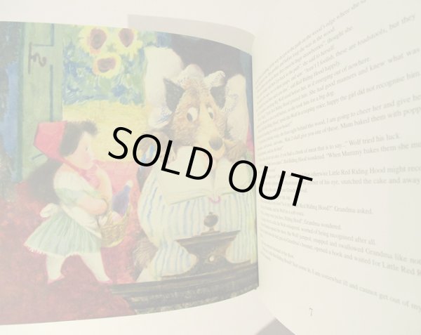 画像3: イジー・トゥルンカ JIRI TRNKA:絵 KLARA TRNKOVA:文 / LITTLE RED RIDING HOOD ＜チェコ絵本＞ (3)