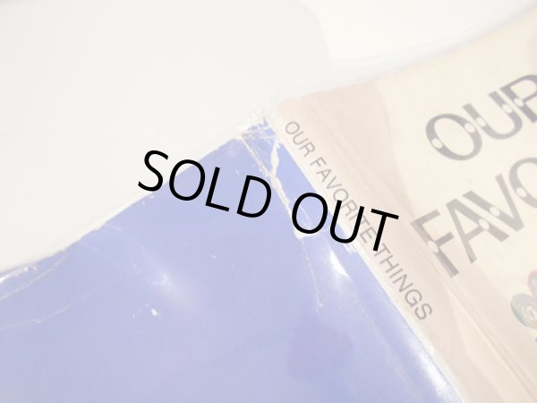 ダストカバーの破れがあります。