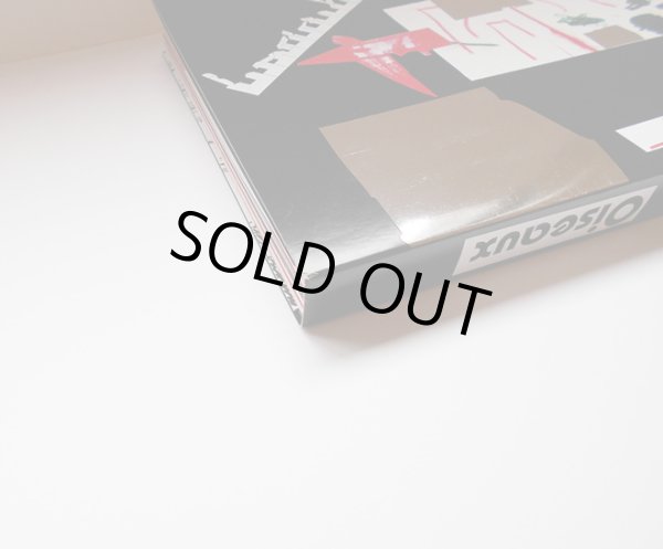 角に傷みがあります。