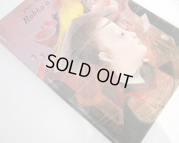 ラミネートのヨレがあります。