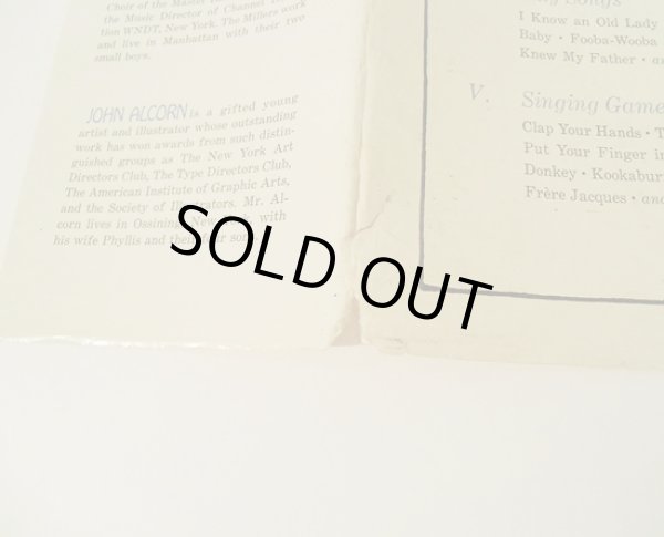 ダストカバーの傷みがあります。