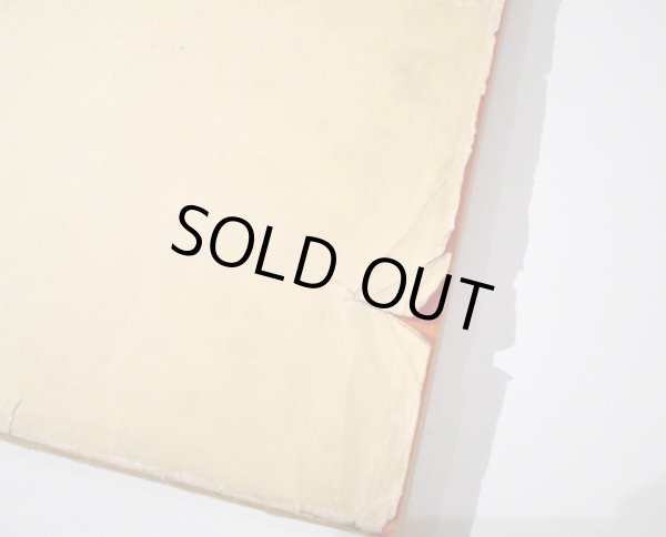 ダストカバーの傷みがあります。