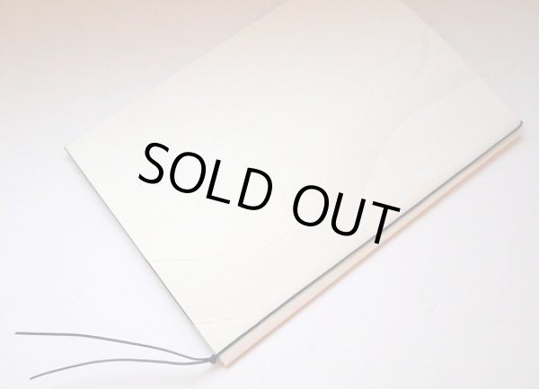 画像2: Ianna Andréadis:絵 駒形あい:装丁デザイン 発行人:駒形克己 / Winter - Ianna Andréadis (2)